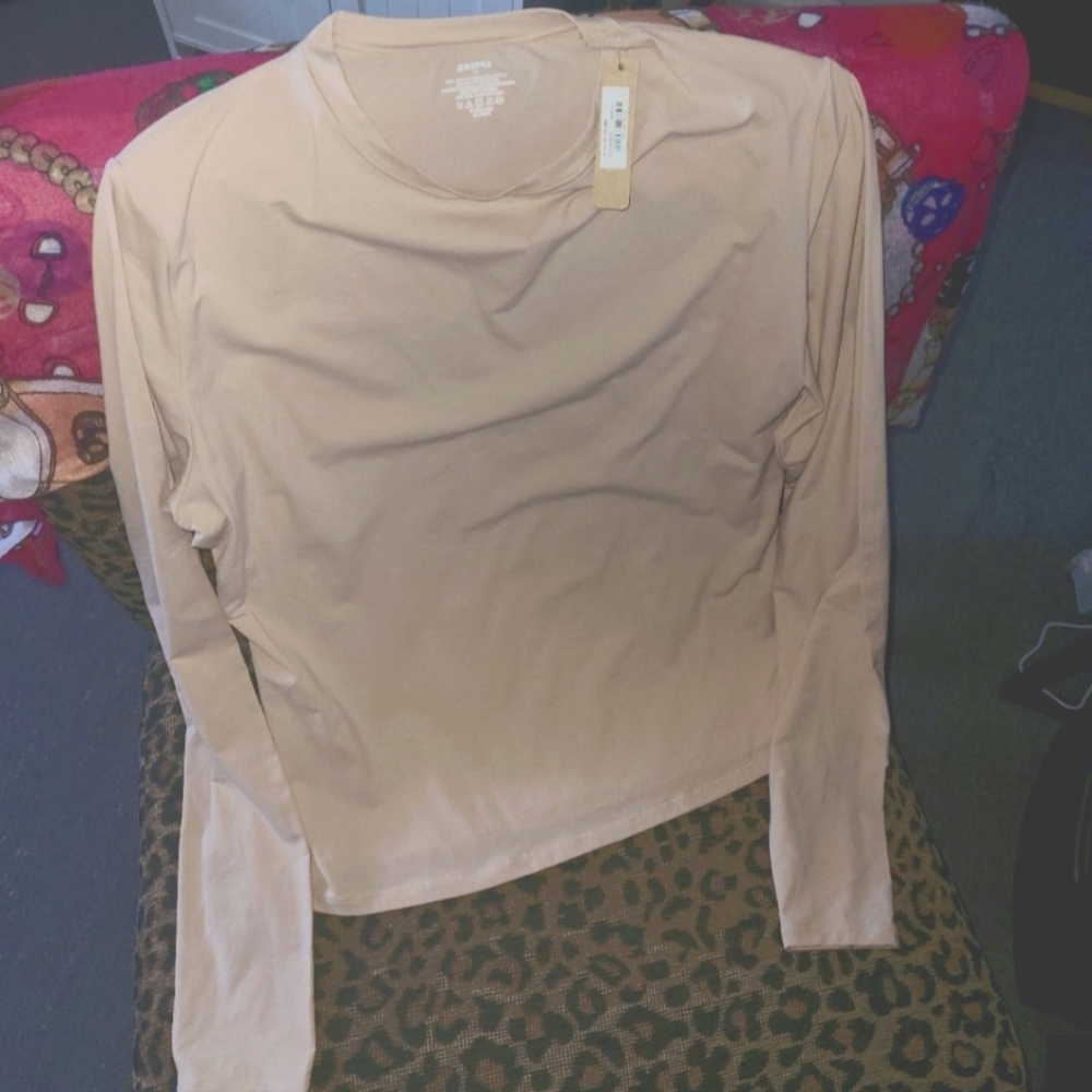 Skims Fits Everybody Shirt